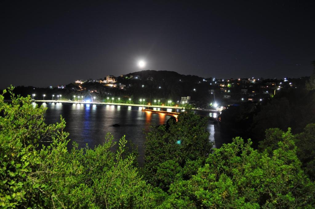 Mari-Christi Apartments Poros  Bagian luar foto