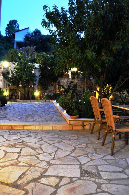 Mari-Christi Apartments Poros  Bagian luar foto