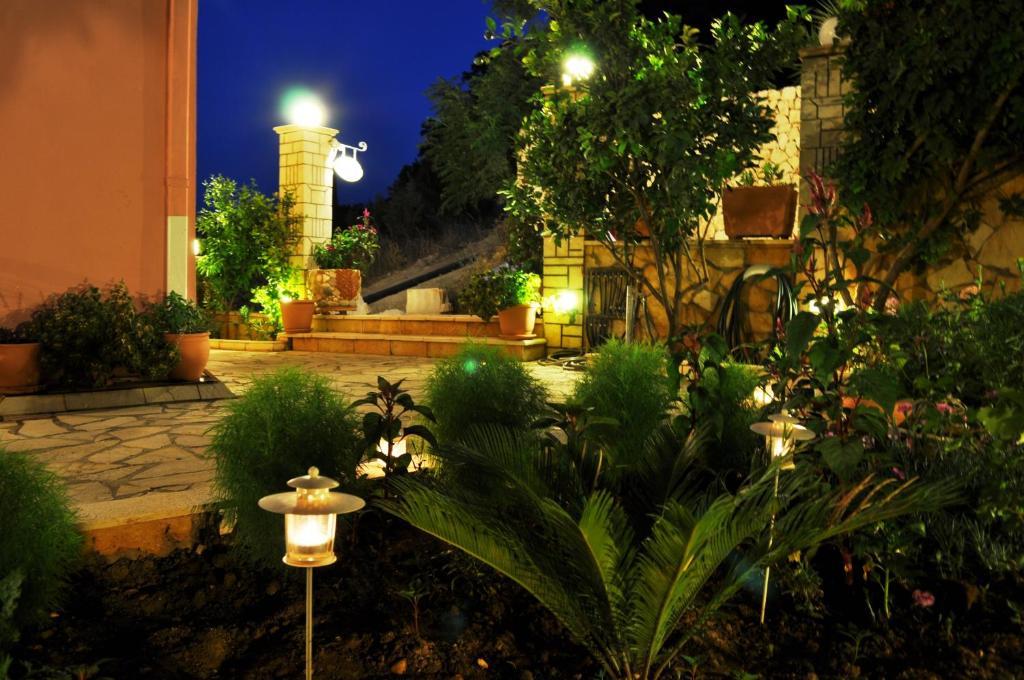 Mari-Christi Apartments Poros  Bagian luar foto